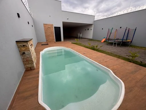 Apartamento Padrao em Curitiba – 2 Dormitorios e Garagem Coberta